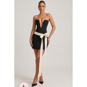 NEW SOLD OUT Oh Polly Neva strapless dress Black Size 16